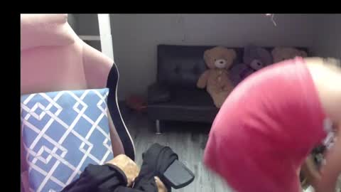 ELYSE YOUR GIRL online show from July 3, 6:32 pm