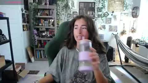Lydia Mooney online show from August 10, 9:27 pm