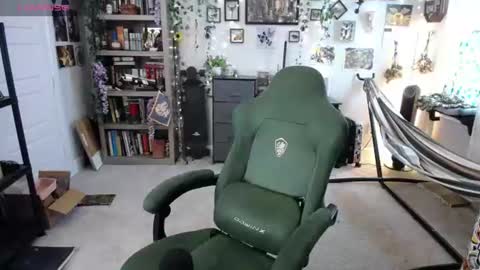 Lydia Mooney online show from August 10, 10:33 pm