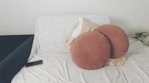 Monse online show from August 8, 10:59 am