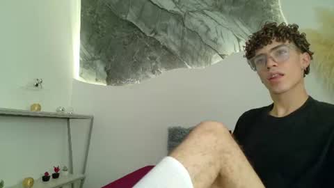   online show from September 4, 4:22 pm