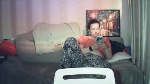 moodiemira online show from June 26, 6:55 pm