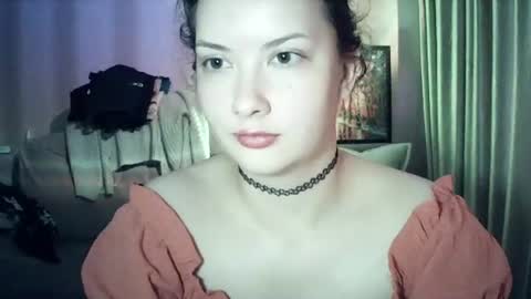 moodiemira online show from June 27, 10:45 pm