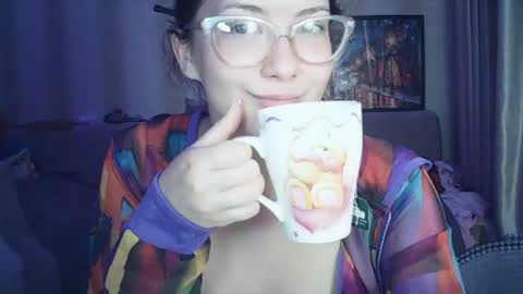 moodiemira online show from August 11, 4:53 pm