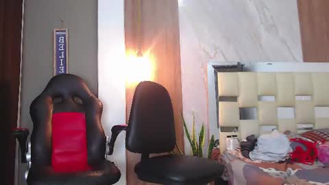 moon_and_fire_ online show from July 28, 11:38 am