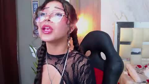 moon_and_fire_ online show from August 15, 8:51 am