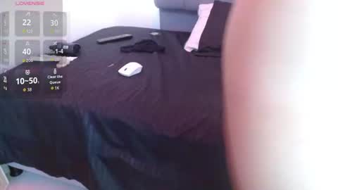 moon_ashley_ online show from August 3, 11:12 pm