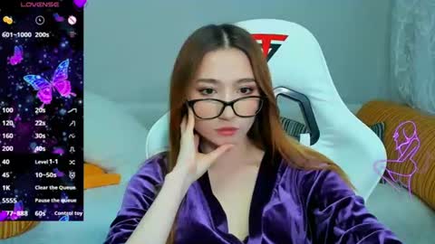 moon_flora online show from August 10, 7:54 am