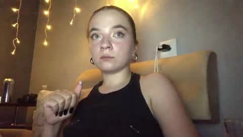 moon_hypnose online show from July 8, 10:36 pm