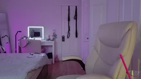 moon_light_girl online show from June 25, 12:24 am