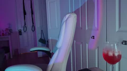 moon_light_girl online show from July 6, 2:15 am