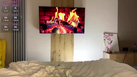 moonavellle_ online show from August 13, 10:24 pm