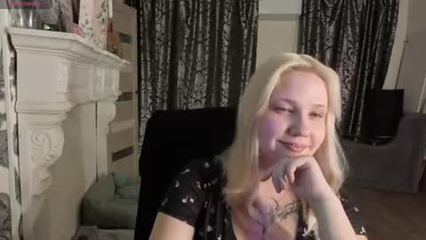 moonbbshy online show from August 18, 6:03 pm