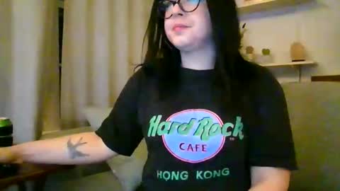 moonbutterfly94 online show from April 23, 6:39 am
