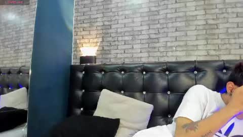 MoonKissedBoy online show from August 10, 6:53 pm