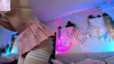Mia Moonlight online show from May 14, 10:20 pm