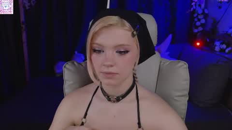 Mia Moonlight online show from June 20, 5:35 pm