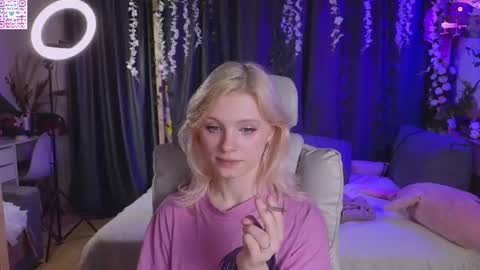 Mia Moonlight online show from June 27, 12:03 am