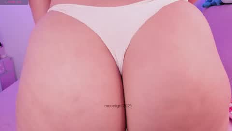 moonliight__ online show from August 5, 3:43 pm