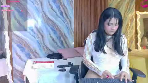 moonn online show from August 4, 10:51 pm