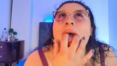 Moonn blue online show from August 12, 8:11 pm