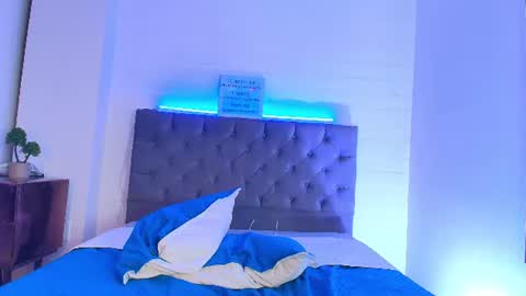 Moonn blue online show from August 13, 12:35 am
