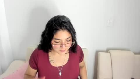 moralesmartinezlaura11 online show from August 16, 1:20 am