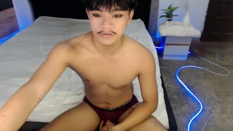 hardmorenoxx online show from August 11, 4:31 pm