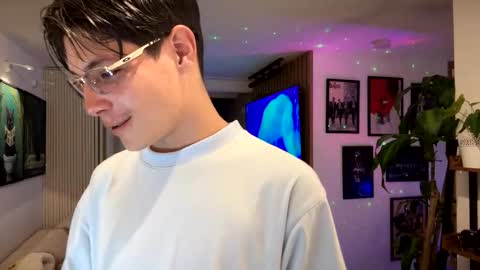   online show from April 19, 1:59 am