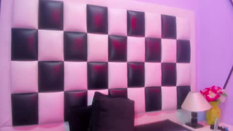 morganasmit_ online show from August 14, 6:33 pm
