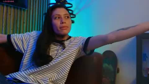 morganevans_t online show from August 13, 12:19 pm
