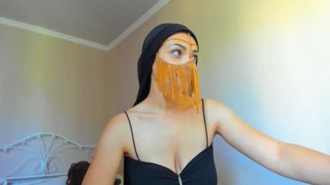 Medina online show from July 11, 10:10 am