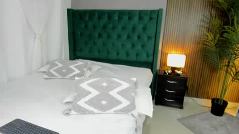 morrigan_dark online show from August 8, 3:56 pm