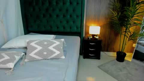 morrigan_dark online show from August 10, 12:39 pm