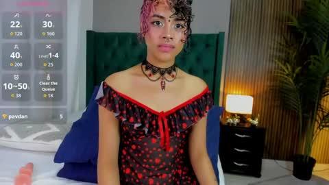 morrigan_dark online show from August 12, 11:56 am