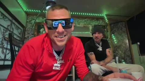 mr_anonymous025 online show from May 2, 7:13 am
