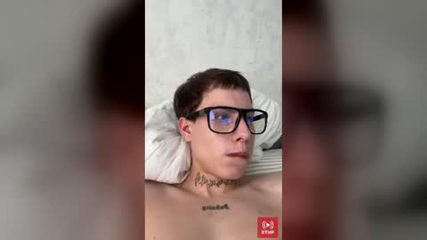 mr_desire_ online show from August 8, 12:16 pm