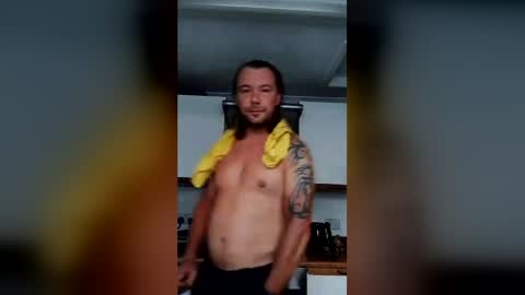 mr_i_ online show from August 10, 8:16 am