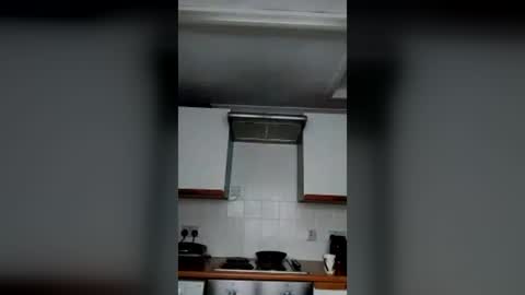 mr_i_ online show from August 17, 8:41 am