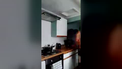 mr_i_ online show from August 19, 9:16 am