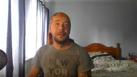mr_i_ online show from September 8, 2:46 pm