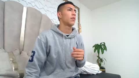 Mr Porn  online show from August 14, 10:13 pm