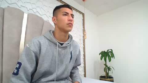 Mr Porn  online show from August 15, 6:06 am