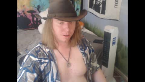 mr_strawberry online show from April 6, 7:40 pm