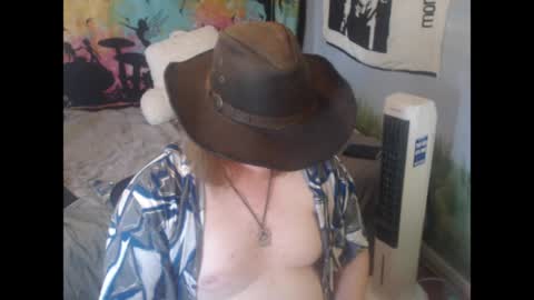 mr_strawberry online show from April 6, 8:46 pm