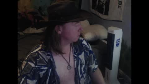 mr_strawberry online show from April 7, 11:15 am