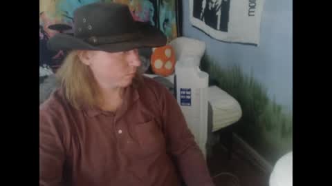 mr_strawberry online show from April 16, 7:32 pm
