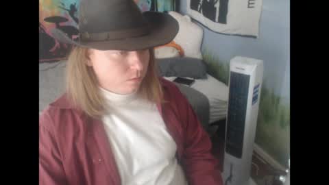 mr_strawberry online show from April 26, 4:36 pm