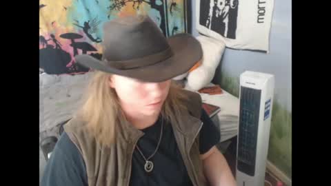 mr_strawberry online show from May 10, 5:26 pm