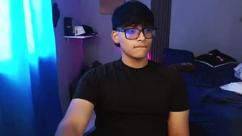 yisuz online show from August 1, 2:12 pm